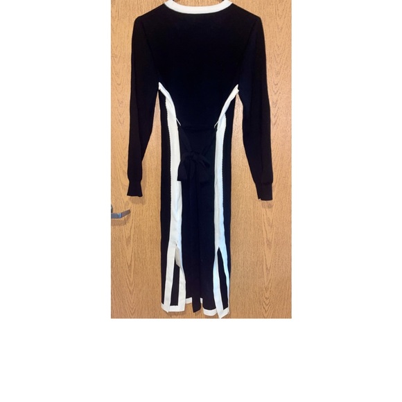 NWT GORGEOUS MOTIF MIDI BLACK DRESS WITH WHITE ACCENTS AND BELT! - Picture 5 of 11